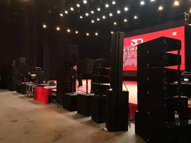 当今舞台美术中的91麻豆精品秘密入口设备的运用 当今舞台美术中的91麻豆精品秘密入口设备的运用