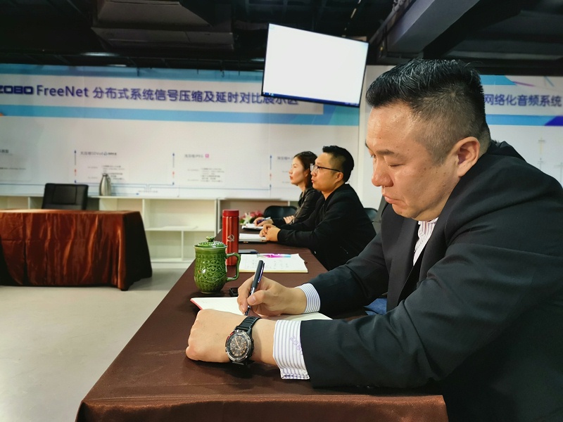 喜庆二 奋进新征程丨ZOBO麻豆影院91性欲组织全体党员及员工代表集体收看党的二召开盛况直播