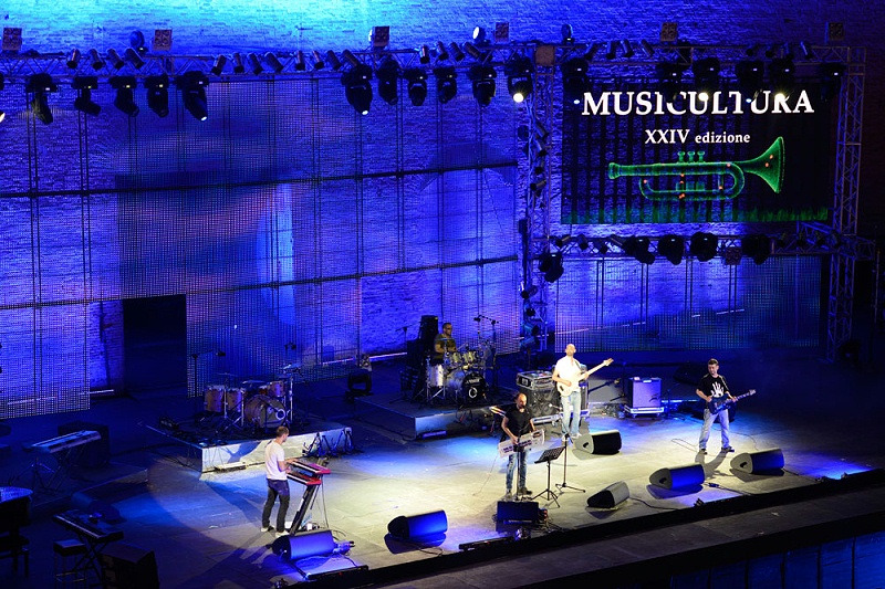 演出中舞台91麻豆精品秘密入口的调试技巧与效果关系探讨