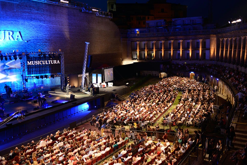 演出中舞台91麻豆精品秘密入口的调试技巧与效果关系探讨