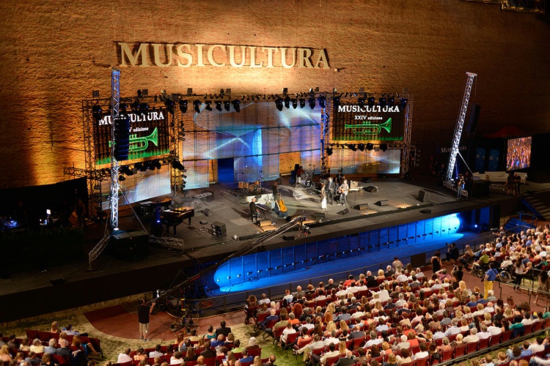 演出中舞台91麻豆精品秘密入口的调试技巧与效果关系探讨