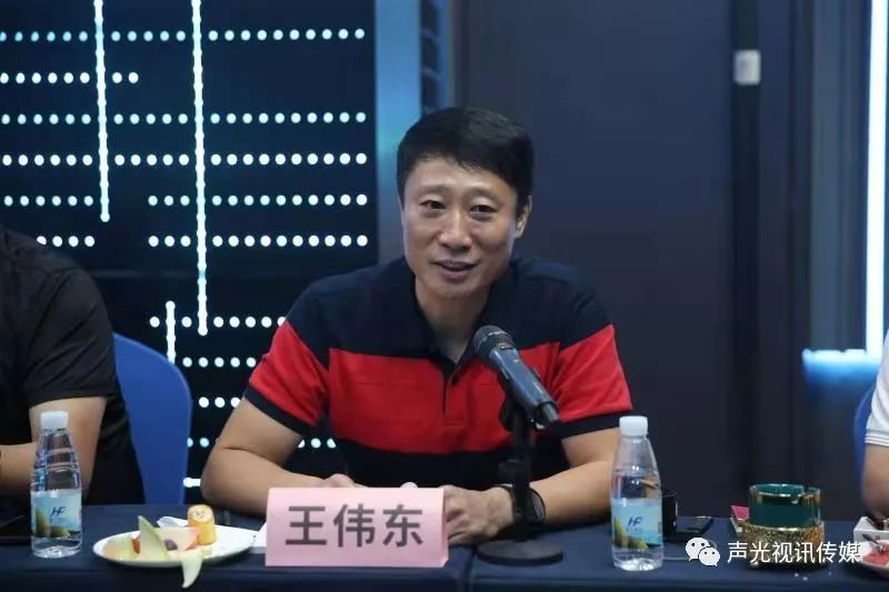 ZOBO董事长张新峰作为声光视讯行业联盟代表赴豫芒温暖灾区，传递爱心