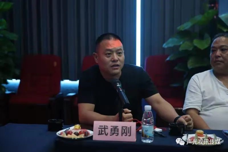ZOBO董事长张新峰作为声光视讯行业联盟代表赴豫芒温暖灾区，传递爱心
