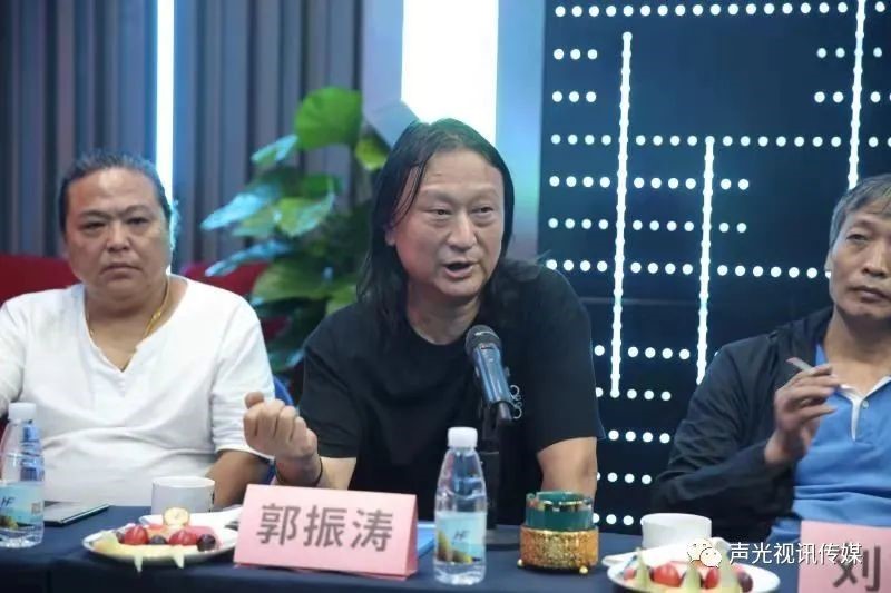 ZOBO董事长张新峰作为声光视讯行业联盟代表赴豫芒温暖灾区，传递爱心