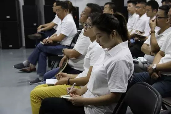 ZOBO麻豆影院91性欲年中员工培训