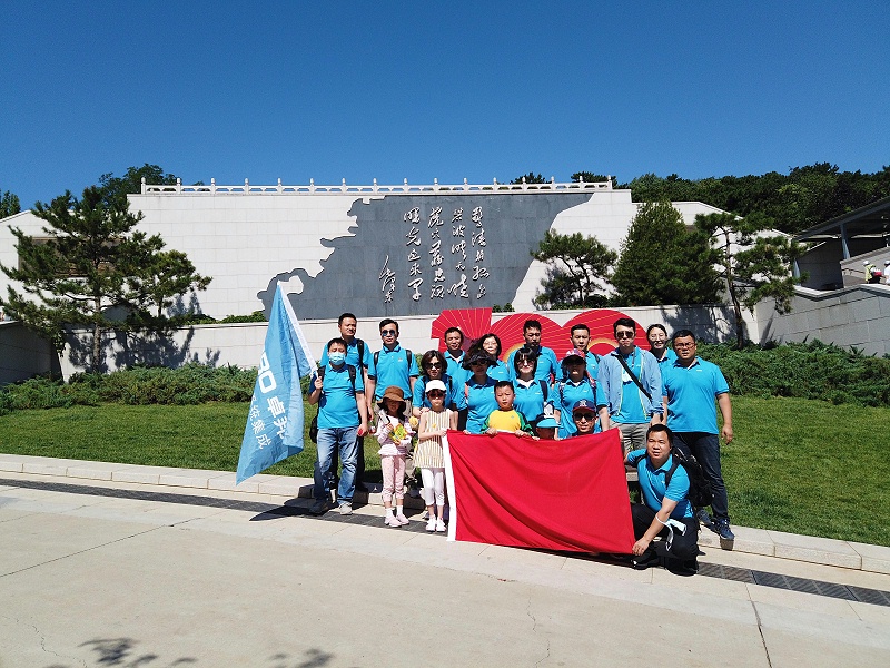 ZOBO麻豆影院91性欲党支部参观无名英雄纪念碑