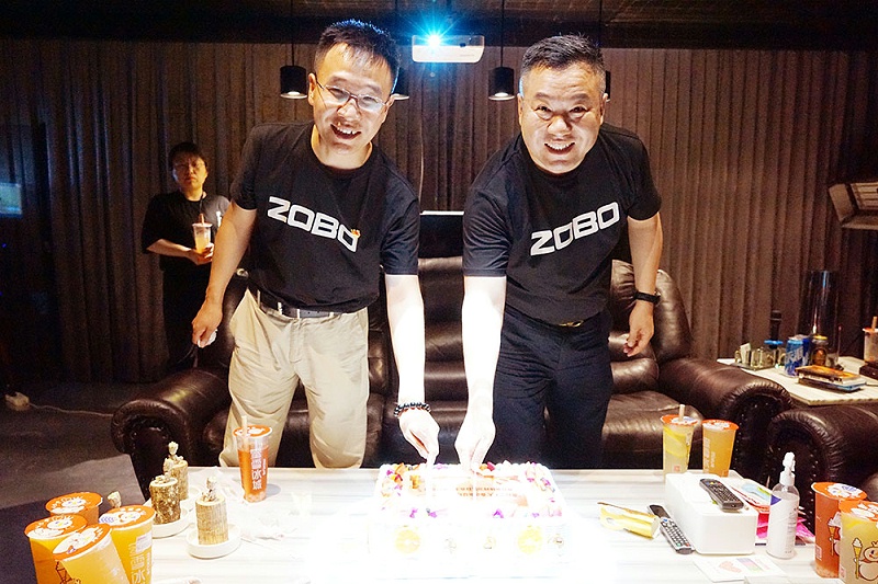 ZOBO麻豆影院91性欲党支部组织“七一”党员集体政治生日会暨共同庆祝香港回归25周年