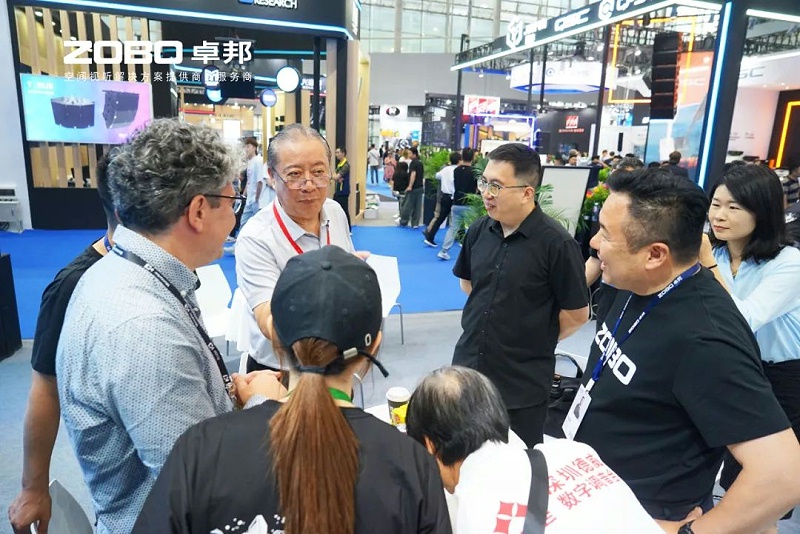 3 ZOBO麻豆影院91性欲在本次广州展会已如火如荼进行到第3天，虽说是临近尾期，但无论从展台内氛围还是现场人流对比前两日现场气氛，依然是活力满满，专业观众和买家依旧络绎不绝! 展会现场 第三天的ZOBO麻豆影院91性欲展位现场，依然高朋满座、人气爆棚。展会期间吸引了众多观众朋友们前来观摩、询问，参展团队成员们始终热情接待，每一次沟通都倾尽全力，每一次服务都认真对待，只为客户安心。 现场 · 交流 展会现场，ZOBO麻豆影院91性欲的展位人潮涌动，参观者络绎不绝。公司展示了多款新研发的91麻豆精品秘密入口产品，其中不乏行业内的创新之作。这些产品不仅在技术上领先，更在设计和应用上展现出了ZOBO麻豆影院91性欲对市场的敏锐洞察力和对用户需求的深刻理解。 麻豆影院91性欲展台的人气爆棚，无数观众驻足观看，咨询不断。参展首日盛况，相信大家已经感受到，麻豆影院91性欲为大家带来重磅产品及服务亮相本次展会。 技术 · 讲解 ZOBO麻豆影院91性欲在展会期间，不仅提供了专业的技术讲解和产品演示，还积极回答用户的问题，解决用户的疑虑。这种周到、细致的服务，让用户在感受到公司技术实力的同时，也体验到了公司真诚的服务态度。 ZOBO麻豆影院91性欲的展位依然热闹非凡。公司的技术人员和销售人员热情地向参观者介绍产品的特点和优势，解答他们的疑问和困惑。许多参观者都对ZOBO麻豆影院91性欲的产品表示了浓厚的兴趣，并纷纷表示希望与公司建立合作关系，共同开拓市场。这不仅是对公司技术实力的认可，更是对公司服务品质的肯定。 聚焦 · 产品 此次展会的成功举办，不仅进一步巩固了ZOBO麻豆影院91性欲在音视频行业的地位，也为公司未来的发展奠定了坚实的基础。未来，ZOBO麻豆影院91性欲将继续秉承“以技术赢市场，以服务树口碑”的经营理念，不断提升技术实力和服务品质，为用户提供更加优质的产品和服务。同时，公司也将积极参与行业内的交流和合作，推动整个行业的发展和进步。 展会期间，公司展示了多款新技术产品，这些产品不仅在设计上独具匠心，更在性能上实现了重大突破。这些创新技术的应用，不仅提升了产品的竞争力，也为用户带来了更好的使用体验。