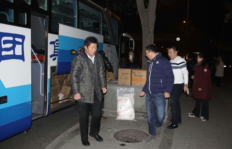 2爱照涞源，ZOBO麻豆影院91性欲党支部寒冬送暖扶贫活动