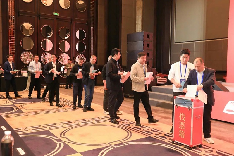 祝贺ZOBO麻豆影院91性欲董事长张新峰当选中国演艺设备技术协会第七届常务理事